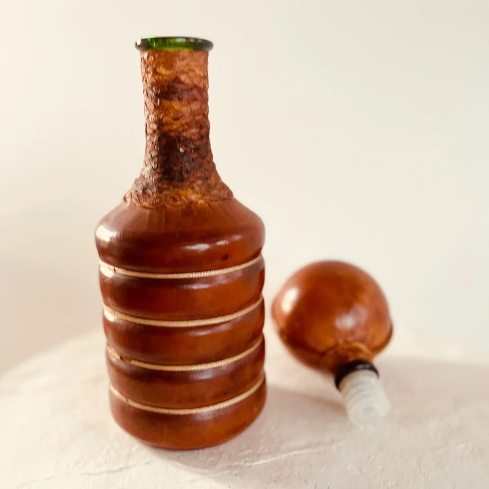 HAND CRAFTER MCM LEATHER WRAPPED ITALIAN WHISKEY-WINE DECANTER‎ HERITAGE GRAMPA